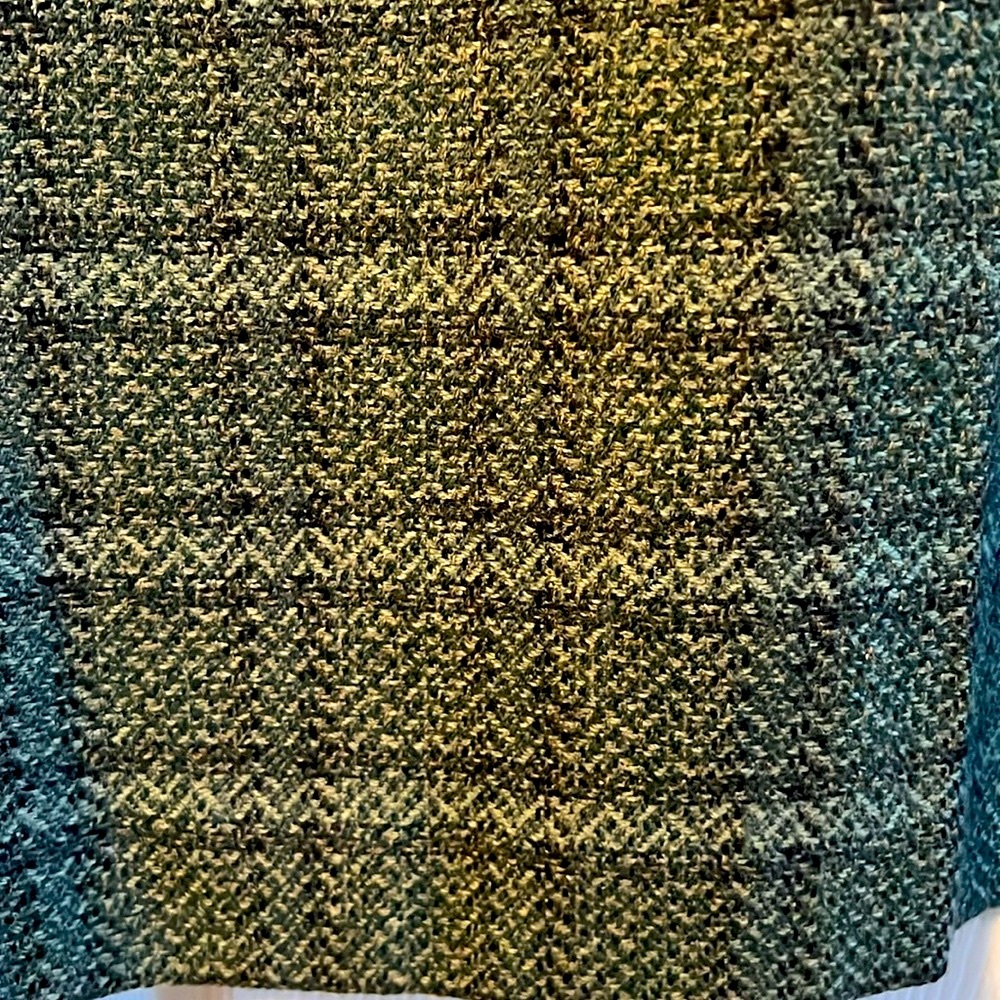 Pristine Women's 100% wool plaid Jones New York  skirt, fully lined. - Picture 2 of 8